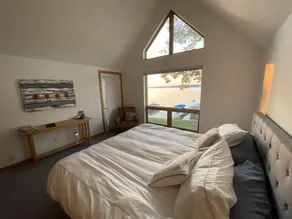 Family Friendly Lakehouse - Directly on the lake with spacious pier - Image 5