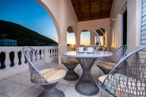 876 Penthouse Suites By Kingston Airport 🇯🇲 - Image 5