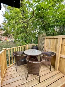 Charming 2-Bed Lodge in Dorchester - Image 3