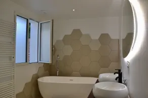 Maison moderne, près des plages et de la forêt. - Image 3
