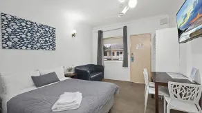 Coasters 29 is a motel-style studio situated in the beach-side village of Sawtell, only 250 metres f - Image 3