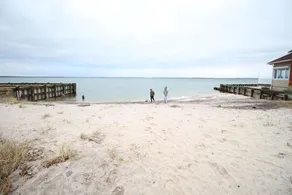 Mattituck Beach Gem. Spacious & Gorgeously Renovated Beach House Steps to Bay. - Image 4