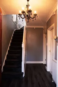 Captivating 3-bed House in Birmingham - Image 2