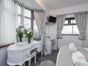 BEACHCREST, pet friendly, character holiday cottage in Whitby - Image 5