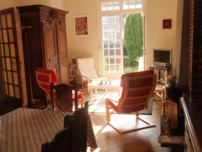 Charming 130-square-meter House in Dieppe with a Garden for 6 People - Image 2
