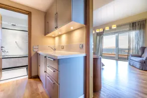 Luxury accommodation near Sounio with panoramic sea views and private parking. - Image 2