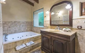 Ferienhaus 'Petit' mit Bergblick, privatem Pool und WLAN - Image 3