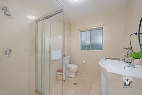 Kozyguru | Ashfield | Cozy 4 Bedroom House - Image 3