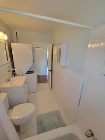 Best 1 Bedroom in SIC! 1 Block to the Beach.. A+ location .. Walk to Everything! - Image 5