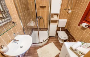 Gorgeous Home In Licko Lesce - Image 3
