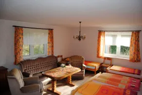 Ferienwohnung In Beliebtem Gästehaus Mit Fahrradverleih In Ländlicher Gegend - Image 4