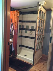 Clean cabin downtown, fresh renovation of 1919 classic - Image 4