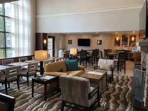 Free Buffet Breakfast, Pool, Hot Tub, Business Center +Gym - Image 5