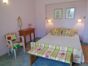 Charming cottage with private garden in Lentigny - Image 3