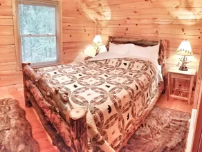 Mountain Bliss @4200ft: Panoramic Deck, Whispering Creek & Starlink! Near BRP - Image 5