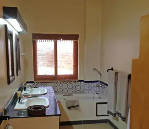 Fantastic 3 bedroom Penthouse apartment overlooking the Indian Ocean. - Image 2