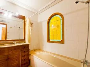 Ferienhaus für 8 mit Meerblick, großem Garten, nur wenige Meter zum Meer - Image 2