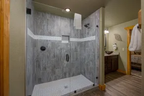 Serenity Peak -Lux Chalet, Indoor Saltwater Pool, Sauna, Theater and Game Loft - Image 3