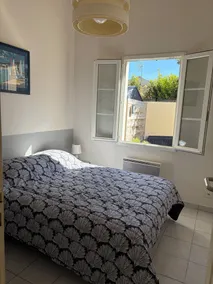 House in private residence with swimming pool and bicycles, 20 min walk from the beach - Image 4