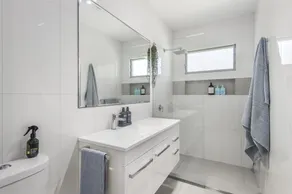 Pacific House - Image 4