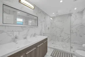 Brand new renovated quiet house in Surfside. - Image 2