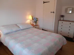 Mersea Island Cottage by the beach and waterside. Let the train take the strain. - Image 3