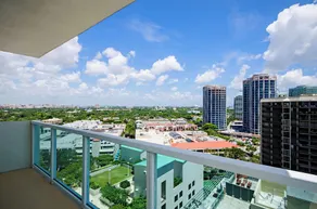 Spacious Condo's at Coconut Grove Hotel with Wrap-around Balcony - Image 3