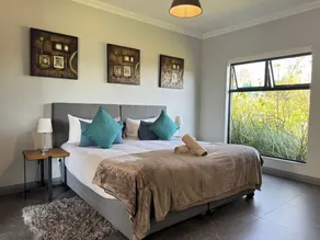 Stones Throw Manor - Image 4