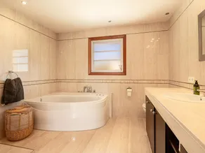 Familj Villa med privat pool gångavstånd till strand och stad - Image 4