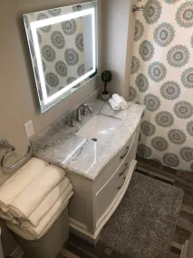 Stunning Niagara Warm,Cozy and Clean Suite Stay - Image 2