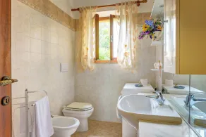 Villa Il Viburno at 1 km from the sea - Image 2