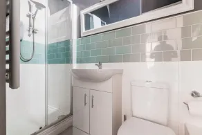 Platform City Studio Apartment - Image 2