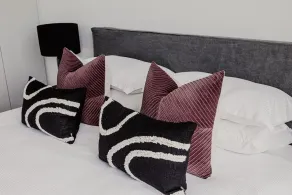 The Horned Cow - award winning luxe semi-rural house 10mins from Orange - Image 2