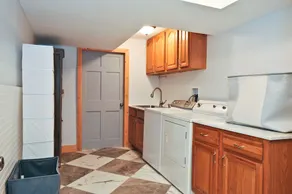100% WASHINGTON! (Zoom i kort ++) PoshPadsCT \"51 SENFF RD\" Mint 5BR, Pool, BBQ - Image 2