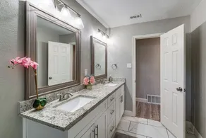 Pet-Friendly Home Near Dallas w/ Private Backyard - Image 4