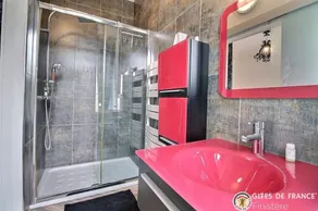 Entre Terre Et Mer: Idéal pour 4 à 6 personnes(3 chambres et grand jardin clos). - Image 3