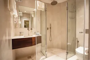 Levant Hotel - Image 2