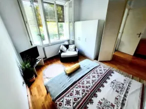 Apartment in historic building - Sleeps 4 - Image 3