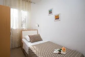 Fantástica casa con piscina privada, jardín y terraza - Image 3