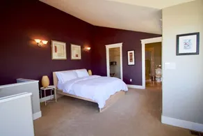 Elegant, airy and bright with vivid views over ship canal, Fremont and beyond. - Image 5
