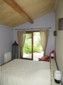 Schönes Haus, auf 2500m² Grundstück mit privatem Pool, - Image 4
