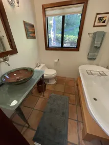 Zen Cottage Hideaway - 1 mile from the Beach, and 1 mile from Downtown... - Image 3