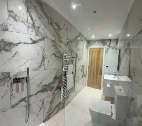 Modern Bungalow, private gated entrance and garden. - Image 2