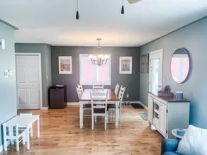 Spacious 3 bedroom cottage, sleeps 10, 4 mins to beach, 6 person sauna - Image 5
