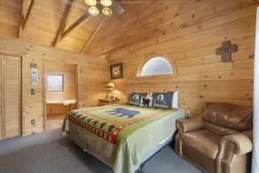 Upscale Cabin Retreat-Hot Tub-Free Tix-Dual Masters-Fireplace & Fire Pit-Near Big Cedar-Car Charger - Image 5