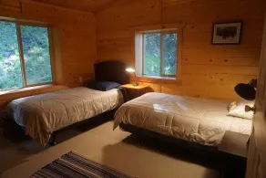Picturesque Montana Log Cabin Overlooking the Nine Mile Creek - Image 5
