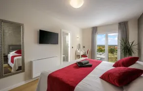 Lovely home in Poljica-Brig with sauna - Image 3