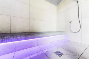 Luxury 2 Bedroom Apartment with view of Mont Blanc - Image 3