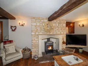 GARDEN COTTAGE, pet friendly, character holiday cottage in Doncaster - Image 3