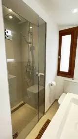 Villa \"Tre Pini\" in 1st sea line with fantastic sea views and close to the beach - Image 5